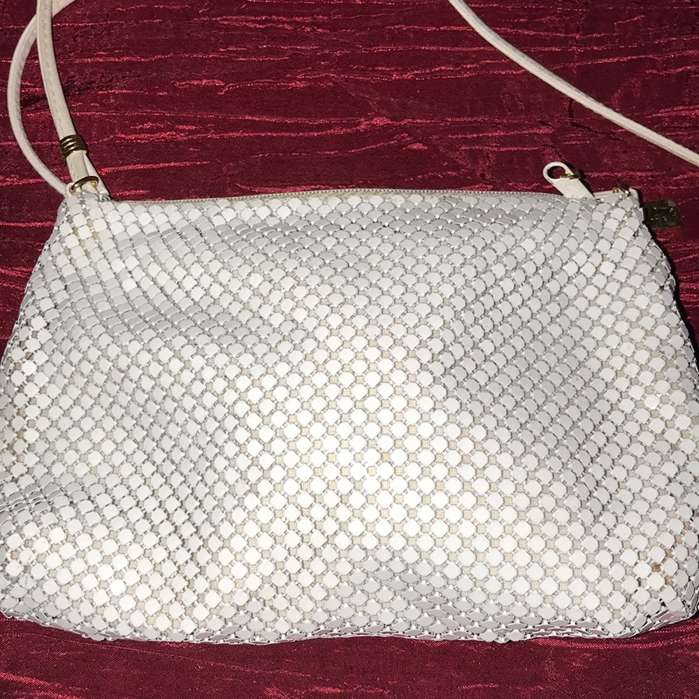 Whiting and Davis shoulder clutch